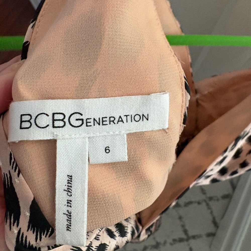 BCBGeneration Beige and Black Patterned Dress - image 3